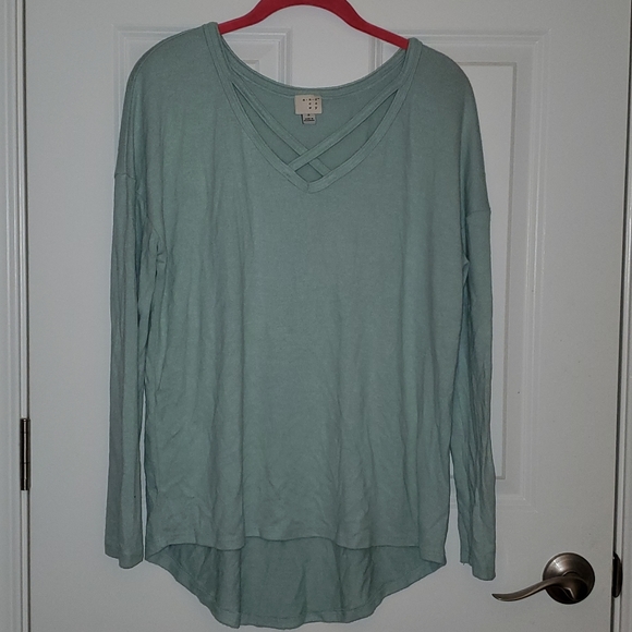 Sweater - Picture 1 of 6